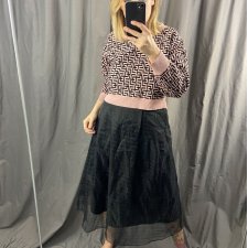 rozkloszowana spódnica