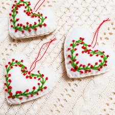 Serduszka haftowane z filcu komplet 3 szt.