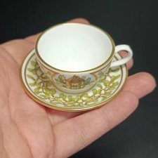 Miniaturowa filiżanka edycja świąteczna 1984 vintage