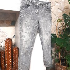 Jeansy w kwiatuszki M L