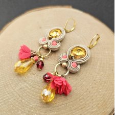 Beżowo kolorowe kolczyki sutasz z kryształkami 10