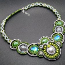 Szaro-zielony naszyjnik sutasz