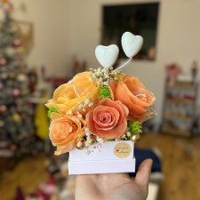 Box róż z wosku pszczelego