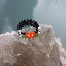 Dar Ziemi pleciony pierścionek z koralików