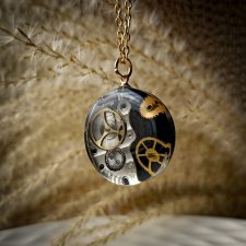 Naszyjnik steampunk z mechanizmem zegarka