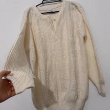 Kremowy ciepły sweter z fakturą, miękki oversize, klasyczny fason, zimowy fason XXL / 44 / 16·Bardzo dobry·Cream