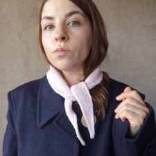 Jasnoróżowy wełniany duński szalik Sophie Wełna merino z upcyclingu
