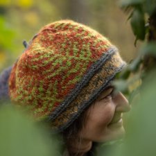 Czapka beret wełniana "Wśród paproci"