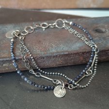 Szafir. Warstwowa srebrna bransoletka.