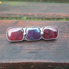 Z jaspisów - broszka