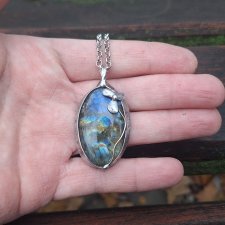 Z kwiatkiem - wisiorek