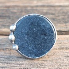 Czarna dziura - pierścionek regulowany