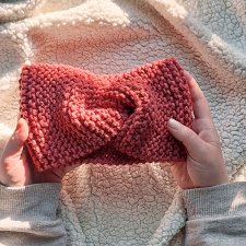 Wełniana OPASKA na włosy - idealna na chłodne dni - BRUDNY RÓŻ, wykonana na DRUTACH