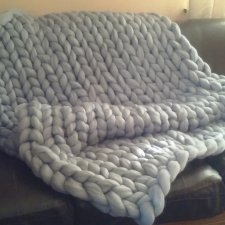 Koc narzuta z wełny czesankowej merynos, jasny szary