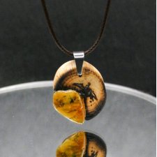 Wisiorek - Amber i dąb - pirografia, dla niej, prezent, dla miłośników natury, biżuteria z drewna, Unique Wooden Jewelry