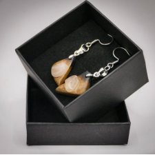 Kolczyki - lipa i kwarc różowy  – biżuteria z duszą ziemi, pirografia, handmade, prezent Unique Jewelry Design; Luxury Wooden Jewellery