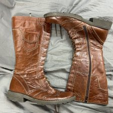 sznurowane kozaki 41