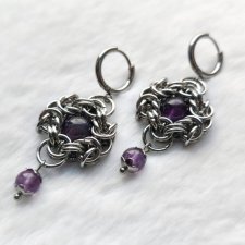 Kolczyki chainmaille z naturalnym ametystem – stal chirurgiczna