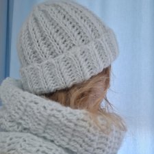 Komplet z moheru: czapka i komin