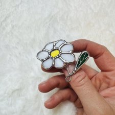 Biała Broszka witrażowa "Stokrotka"