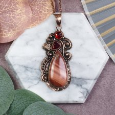 Miedziany ozdobny wisiorek z czerwonym jaspisem i granatem #545