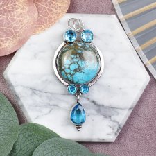 Miedziany posrebrzany ozdobny wisiorek z turkusem i topazami #597