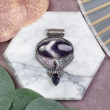 Miedziany posrebrzany ozdobny wisiorek z ametystami #598