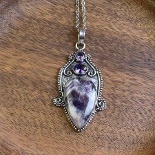 Posrebrzany ozdobny wisiorek z ametystem #629