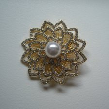 PIĘKNA BROSZKA KWIAT