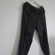 Spodnie czarne z falbanką 42 XL gumka Co'couture