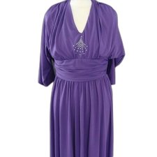 Długa fioletowa suknia