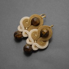 beżowo-kremowe klipsy sutasz z tygrysim okiem