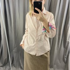 krata i mankiet z kwiatem