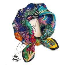 Wielobarwna apaszka z jedwabiu - eksplozja kolorów tropikalna lato