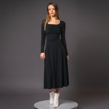 Sukienka z dekoltem karo - Karla Black