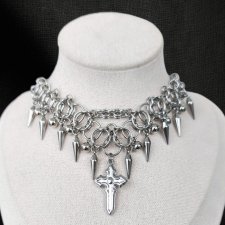 "Holy Blade" – choker chainmaille z kolcami i krzyżem goth alternative