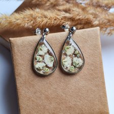 Kolczyki z żywicy łezka srebrne kwiaty białej gipsówki