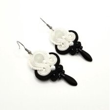 Czarno-białe wiszące kolczyki sutasz