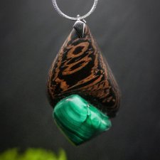 Naszyjnik "wenge i malachit" – drewno wenge, Wood Pendant, biżuteria z drewna, minerał, kamień, dla niej, dla kobiety, dla babci