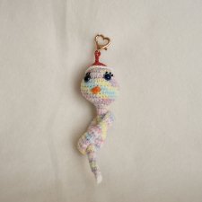 Ręcznie robiony breloczek szydełkowy –  unikatowy dodatek