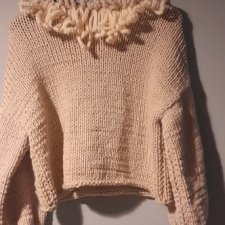 Artystyczny sweter handmade