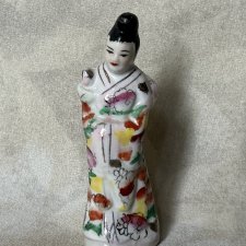 Mała Miss Japan ręcznie malowana porcelanowa figurka