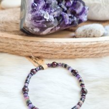 Bransoletka z naturalnego turmalinu i granatu z dodatkiem ametystu.