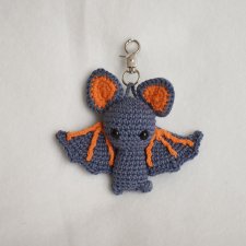 Ręcznie robiony breloczek szydełkowy –  unikatowy dodatek