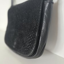 Mała skórzana torebka (czarny zamsz).