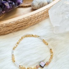 Bransoletka z muszli z dodatkiem kamieni naturalnych