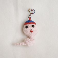 Ręcznie robiony breloczek szydełkowy –  unikatowy dodatek