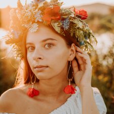 Kolczyki kwiaty, długie czerwone kwiaty z tiulu, klipsy kwiaty