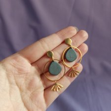 Kolczyki z gliny polimerowej metaliczne