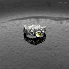 Obrączka srebrna z oliwinem rozmiar 13